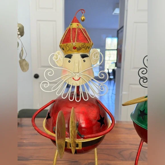 18” Metal Folk Art Santa and Nutcracker Christmas Band Decor，Card Holder